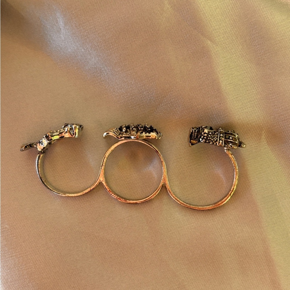 Skeleton Queen Multi-Finger Ring - Picture 10 of 16